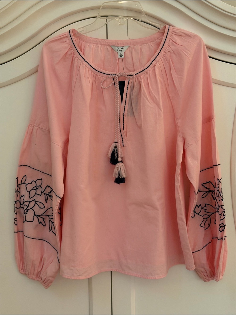 Crown & Ivy Pink Embroidered Peasant Blouse size L